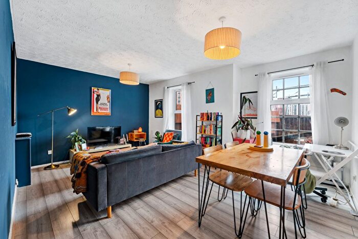 2 Bedroom Flat For Sale In Liverpool Road, Castlefield, Manchester, M3