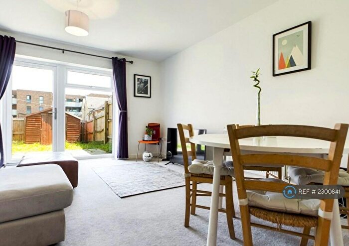 3 Bedroom Terraced House To Rent In Spey Road, Reading, RG30