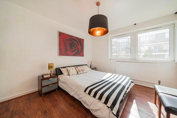 1 Bedroom Flat For Sale In Livermere Road, Hackney, E8