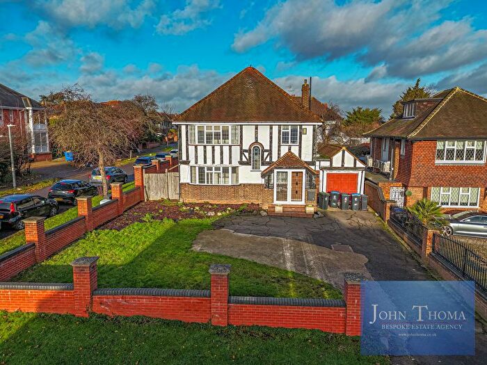 4 Bedroom Property For Sale In Manor Road, Chigwell, IG7