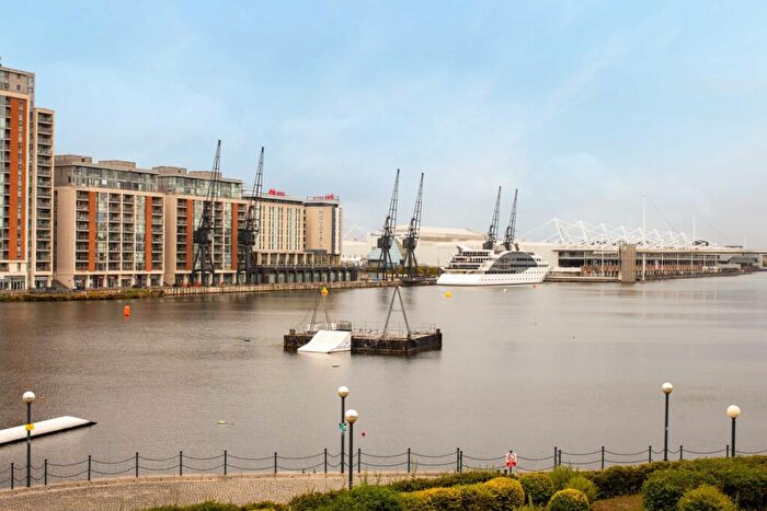 2 Bedroom Flat For Sale In Western Beach Apartments, Hanover Avenue, London, E16