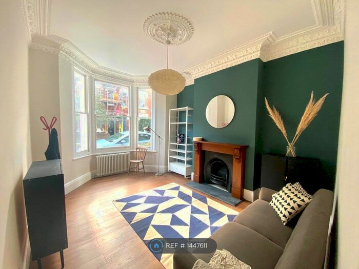 1 Bedroom Flat To Rent In Calabria Road, London, N5