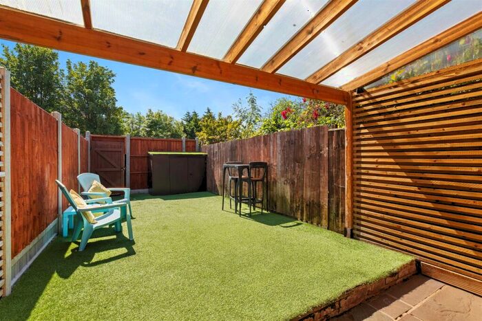 2 Bedroom Terraced House For Sale In Alders Close, Wanstead, E11