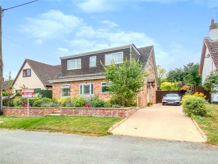 4 Bedroom Detached House For Sale In High Street, Molesworth, Huntingdon, Cambridgeshire, PE28