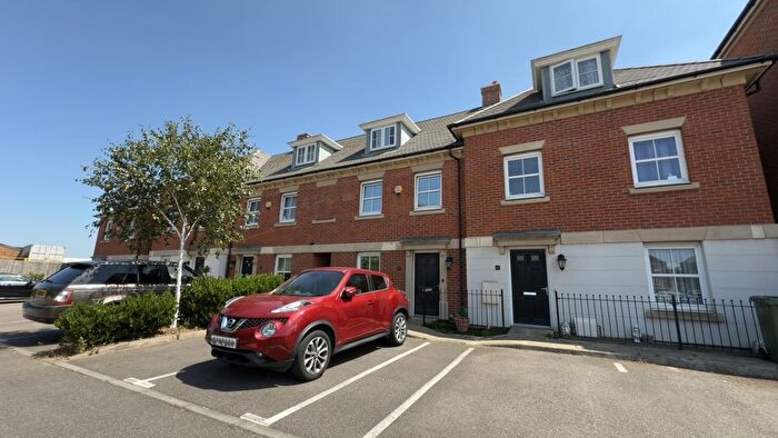 4 Bedroom Terraced House To Rent In Rainbow Road, Erith, DA8