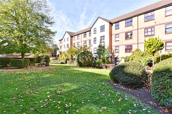 1 Bedroom Apartment To Rent In Portland Place, London, N15