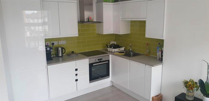 2 Bedroom Flat To Rent In High Street, London, E17