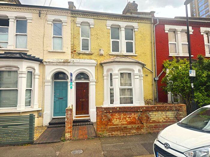 3 Bedroom House For Sale In Suffield Road, London, N15