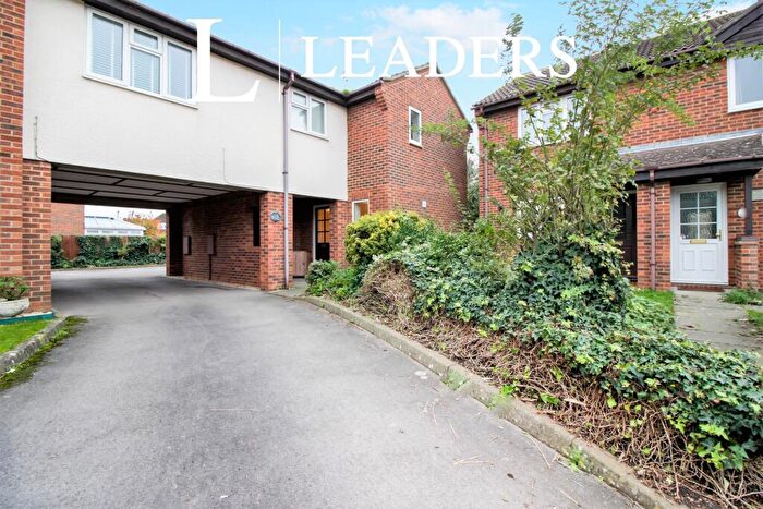 2 Bedroom Semi Detached House To Rent In Shrubbery Close, Shrubbery Close, PO16