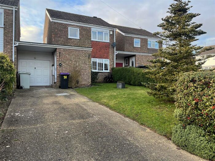 3 Bedroom Link Detached House To Rent In Seymour Avenue, Louth, LN11