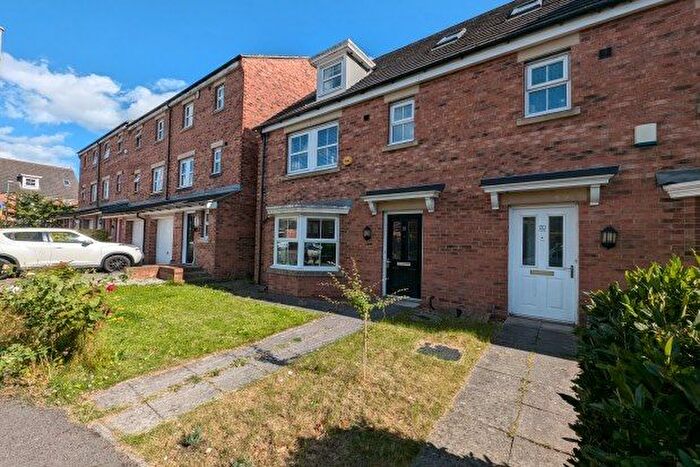 4 Bedroom Property To Rent In Herons Court, Durham, DH1