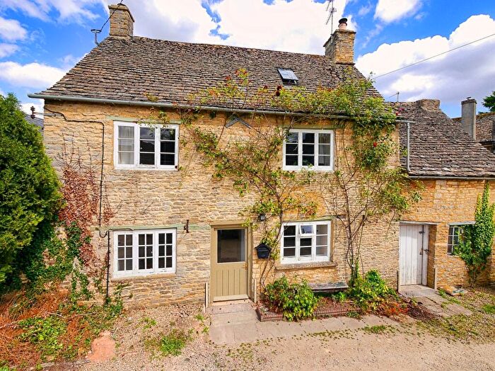 2 Bedroom Cottage To Rent In The College, Asthall, OX18