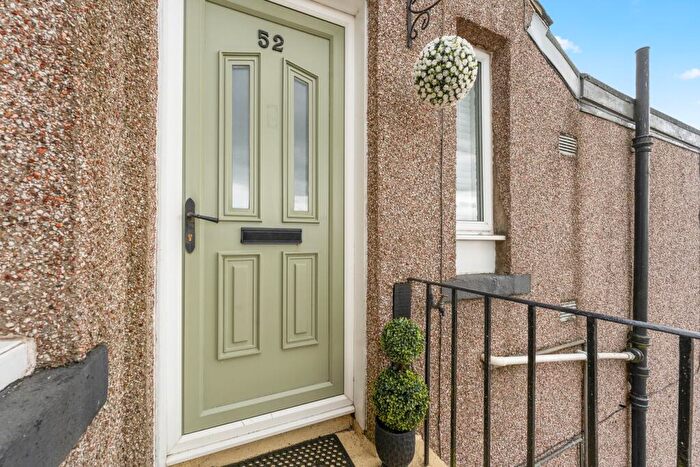 3 Bedroom Maisonette For Sale In Dunfermline Road, Crossgates, Cowdenbeath, KY4