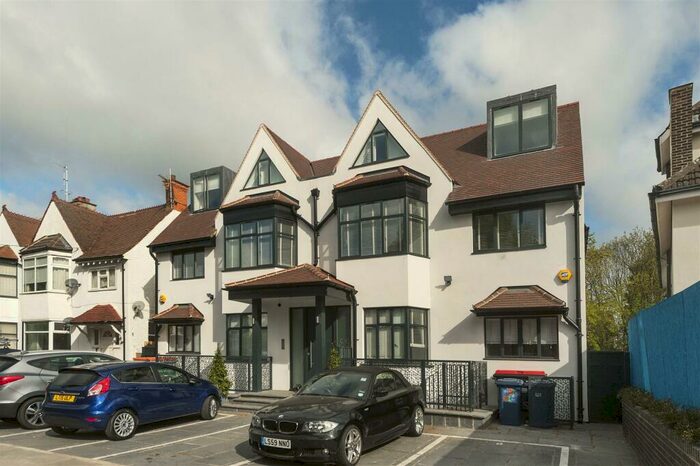 2 Bedroom Flat To Rent In Middleton Road, Hampstead Garden Suburb, NW11