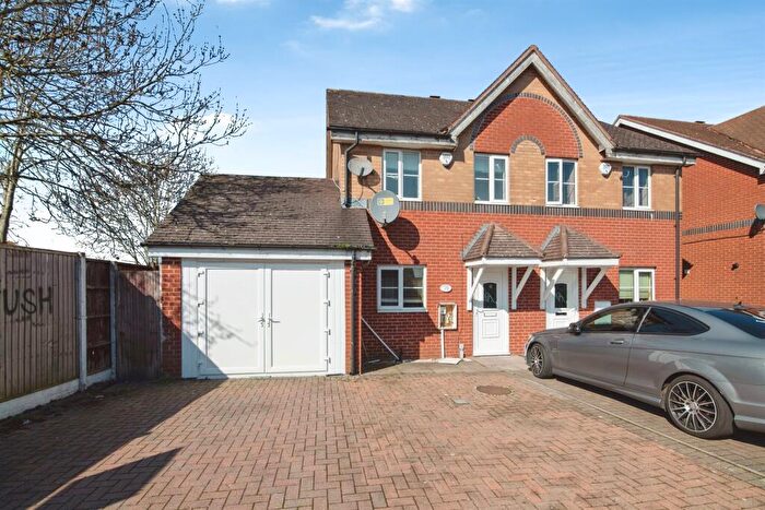 3 Bedroom Semi Detached House For Sale In Churchyard Road, Tipton, DY4