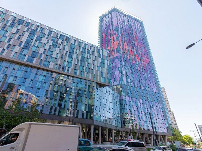 1 Bedroom Apartment For Sale In Saffron Central Square, Croydon, London, CR0