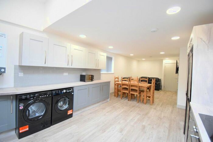 6 Bedroom Terraced House To Rent In Tiverton Road, Selly Oak, Birmingham, B29