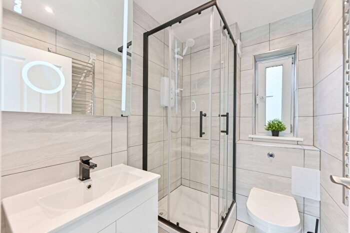 Studio For Sale In Elgin Mews, Portobello, London, W11