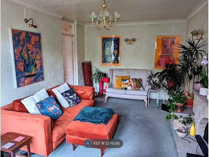 2 Bedroom Bungalow To Rent In Beanacre Close, London, E9