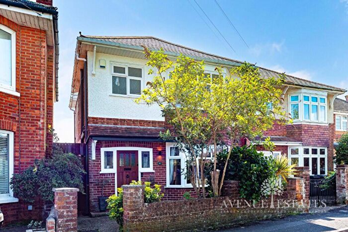 3 Bedroom Detached House For Sale In Endfield Road, Bournemouth, Dorset, BH9