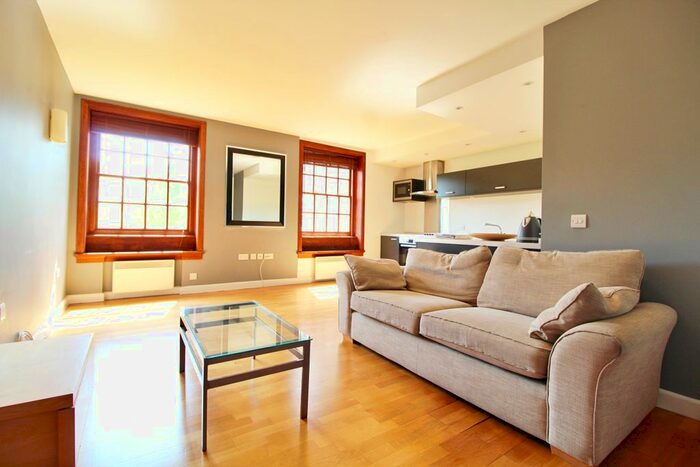 2 Bedroom Flat To Rent In Scott Avenue, London, SW15