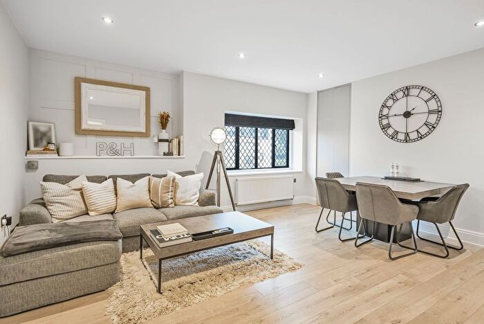 1 Bedroom Flat To Rent In Herkomer House, Bushey, WD23