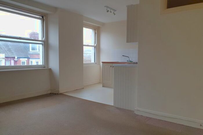 1 Bedroom Flat To Rent In Heavitree Road, Exeter, EX1