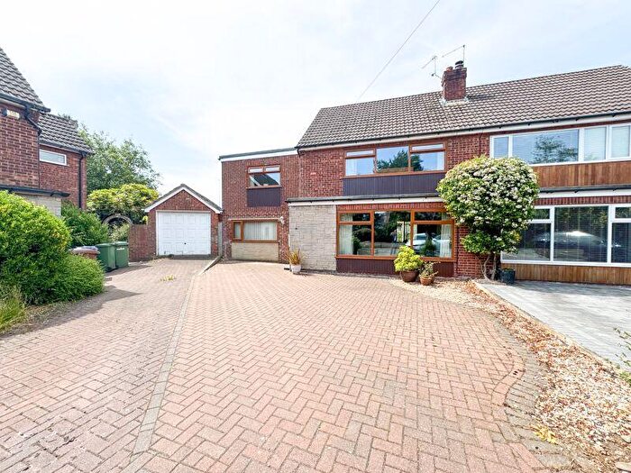 4 Bedroom Semi-Detached House For Sale In Westward Close, Grimsby, DN34