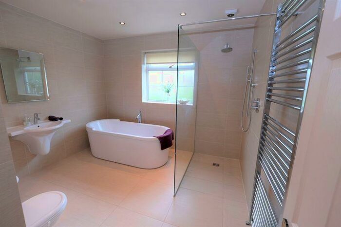 4 Bedroom Detached House To Rent In Half Edge Lane, Eccles, M30