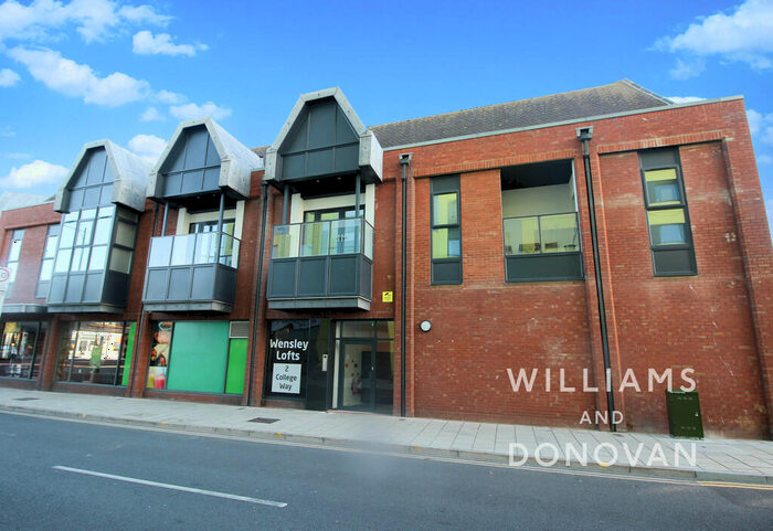 2 Bedroom Apartment To Rent In College Way, Southend-on-Sea, SS1