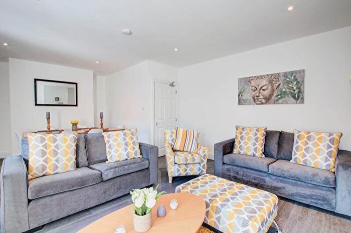 5 Bedroom Maisonette To Rent In Five Bed Student Property, Glenthorn Road, Jesmond, Newcastle Upon Tyne, NE2