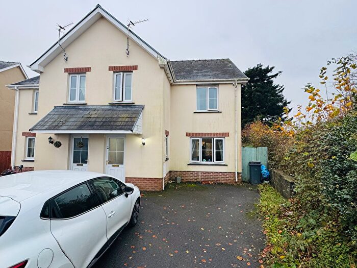 3 Bedroom Semi-Detached House To Rent In Golwg Yr Ogof, Pencader, SA39