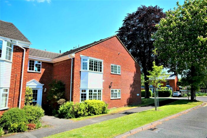 2 Bedroom Apartment To Rent In Bearwood Gardens, Fleet, Hampshire, GU51