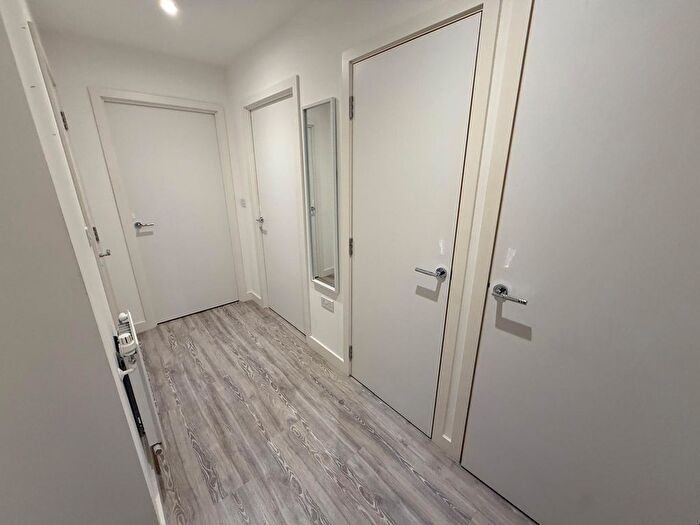 1 Bedroom Flat To Rent In Thunderer Street, E13