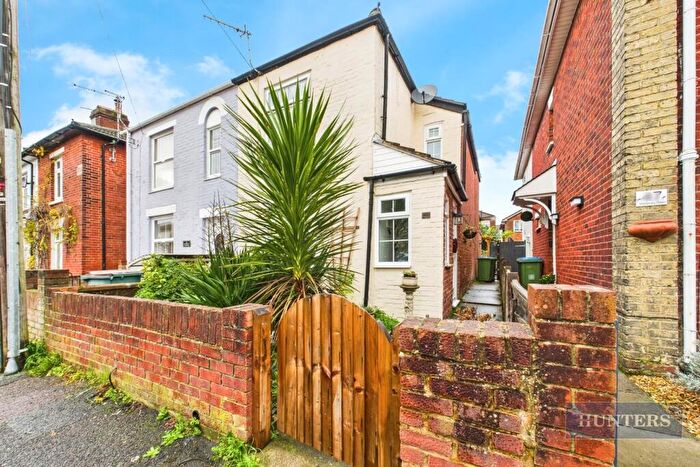 3 Bedroom House For Sale In Woolsey Road, Southampton, SO15
