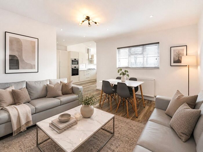 2 Bedroom Maisonette To Rent In Noel Road, Ealing, London, W3