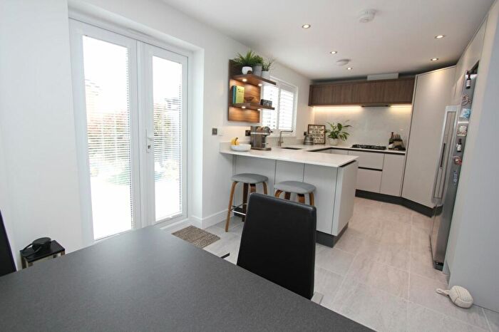 4 Bedroom Detached House For Sale In Railway Road, Rhoose, CF62