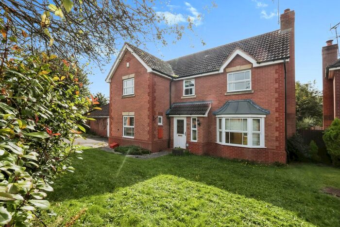 4 Bedroom Detached House For Sale In Teasel Way, Claines, Worcester, Worcestershire, WR3