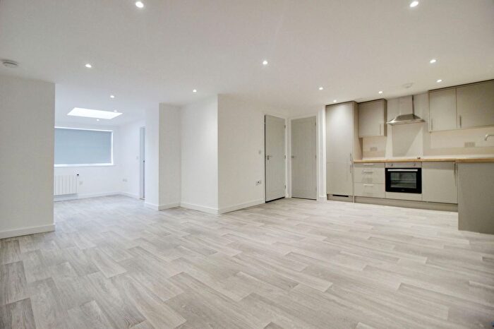 1 Bedroom Flat To Rent In Maxwell Street, Swindon, SN1