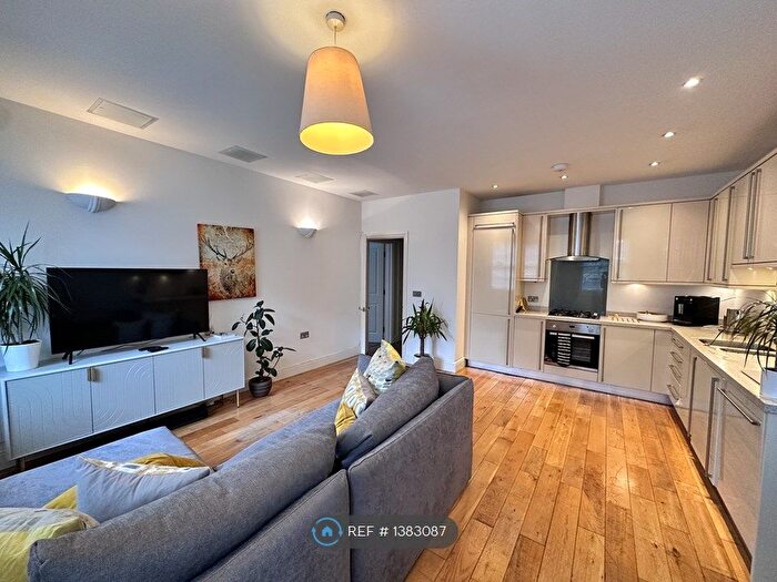2 Bedroom Flat To Rent In Old Devonshire Road, London, SW12