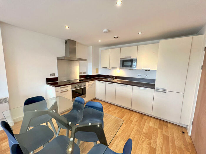 3 Bedroom Apartment To Rent In Rusholme Place, Manchester, M14