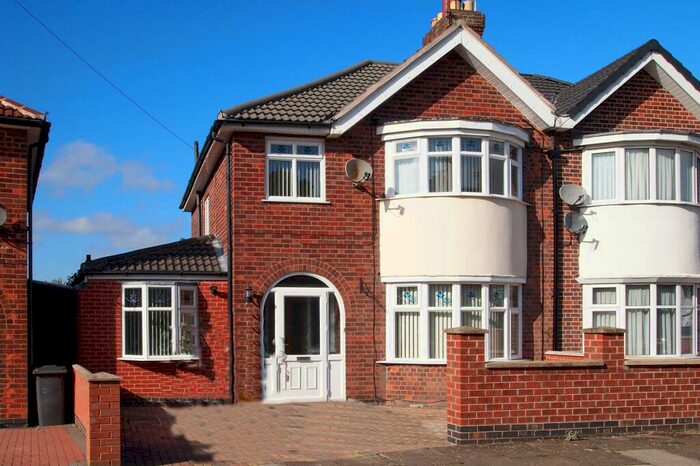 4 Bedroom Semi-Detached House To Rent In Homeway Road, Leicester, LE5