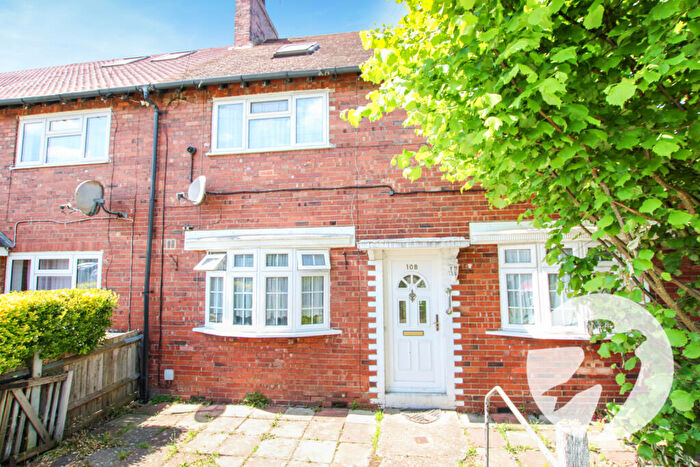 2 Bedroom Maisonette For Sale In Churchbury Road, London, SE9