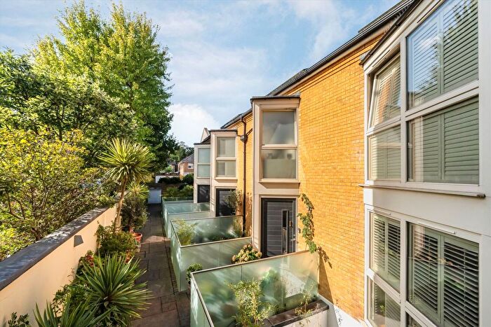 2 Bedroom Property For Sale In Winchester Walk, Putney, SW15