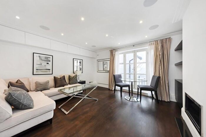 2 Bedroom Flat To Rent In Peony Court, SW10