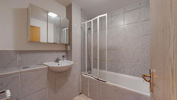 1 Bedroom Flat To Rent In Laugan Walk, London, SE17