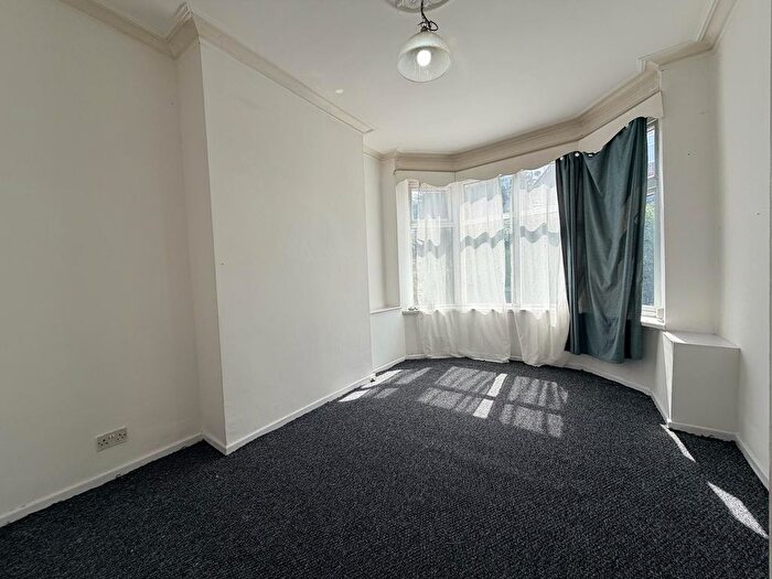 1 Bedroom Flat To Rent In Delaunays Road, Manchester, M8