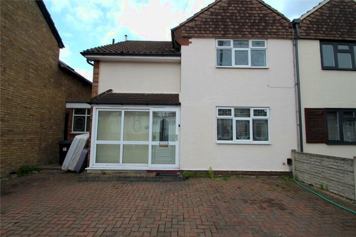 5 Bedroom Semi-Detached House To Rent In Manor Road, Romford, Essex, RM1