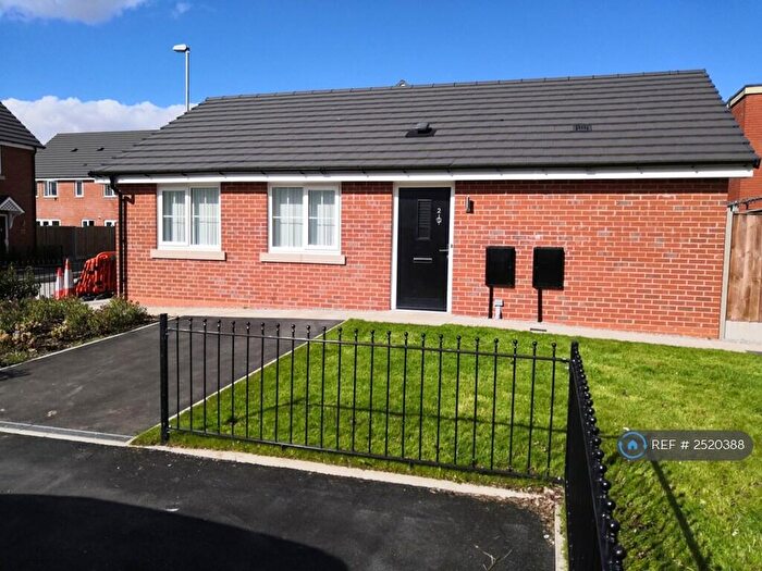 2 Bedroom Bungalow To Rent In Lomas Close, Salford, M5