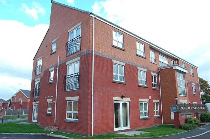 2 Bedroom Flat To Rent In Skiddaw Close, Middleton, Manchester, M24